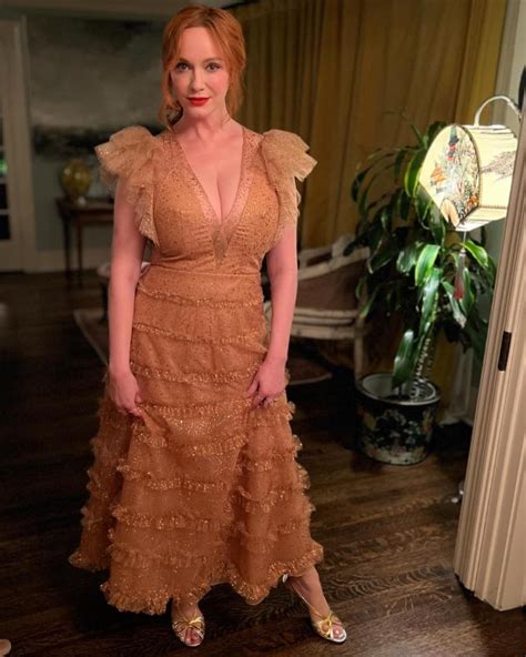 Christina Hendricks, 48, shows off drastic weight loss。